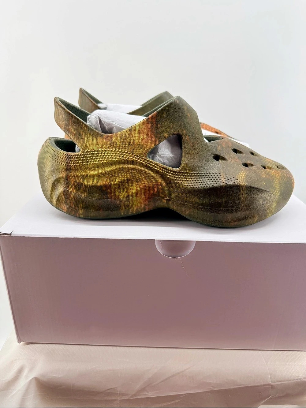 Crocs Dingyun Zhang x Crocs Diffuser Army Green Diffuser Clogs Green & Orange US - Picture 3 of 8